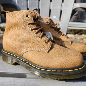 NWT Doc Dr. Martens 101 6-Eye Boot Tan Women's size 5